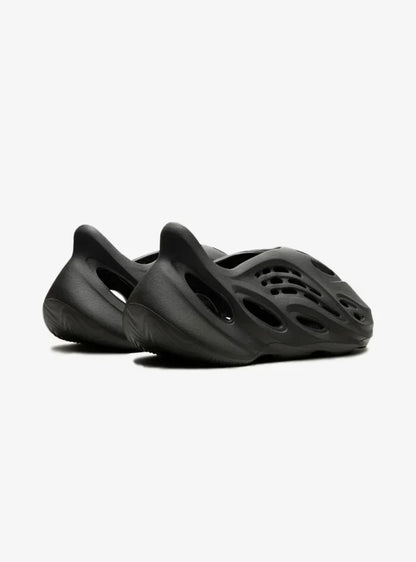 Adidas Yeezy Foam RNNR Carbon
